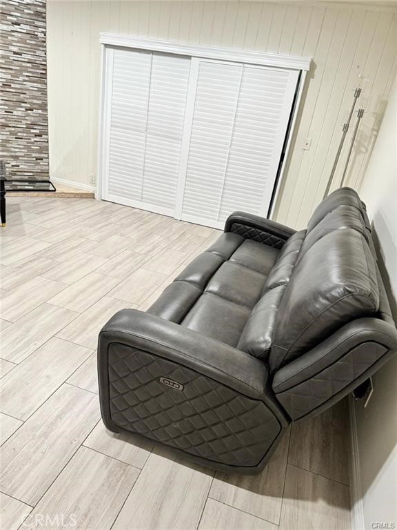 Detail Gallery Image 6 of 7 For 19023 Cantlay St, Reseda,  CA 91335 - 4 Beds | 2 Baths