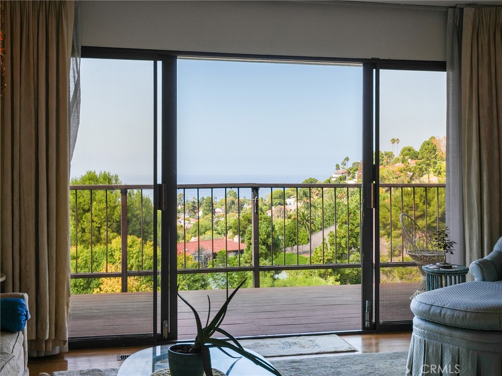 12. 2605 Via Olivera Palos Verdes Estates, CA 90274