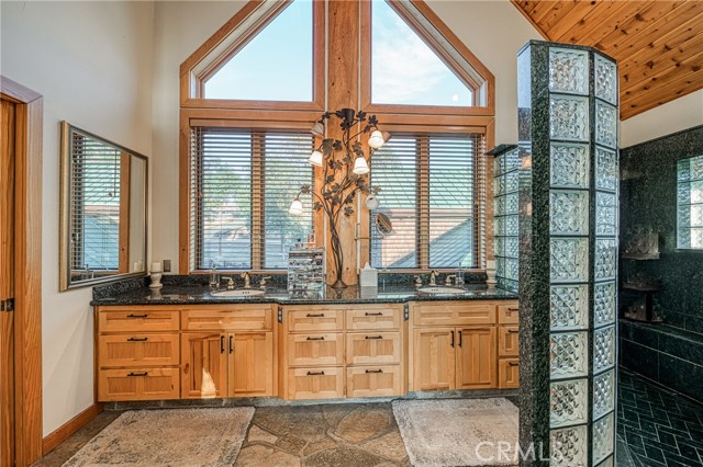 Detail Gallery Image 34 of 68 For 12755 Rusty Spur Ln, Clovis,  CA 93619 - 5 Beds | 4/1 Baths