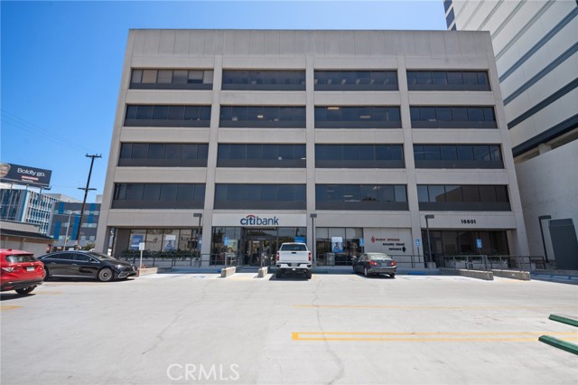 Image 8 of 14 For 16601 Ventura Boulevard