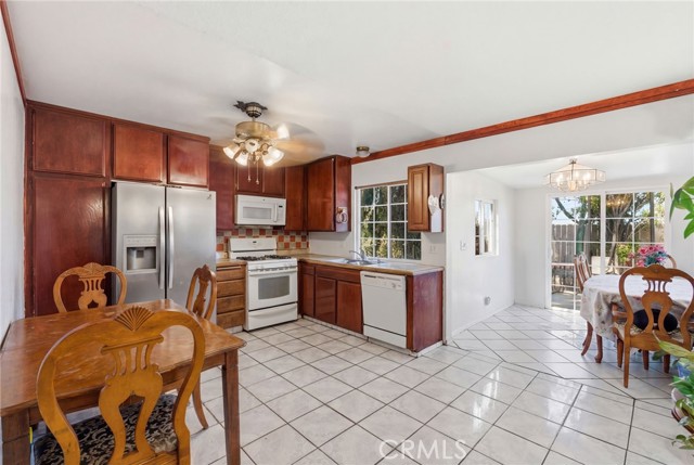 Detail Gallery Image 6 of 23 For 1077 Westpark, Corona,  CA 92882 - 4 Beds | 2 Baths