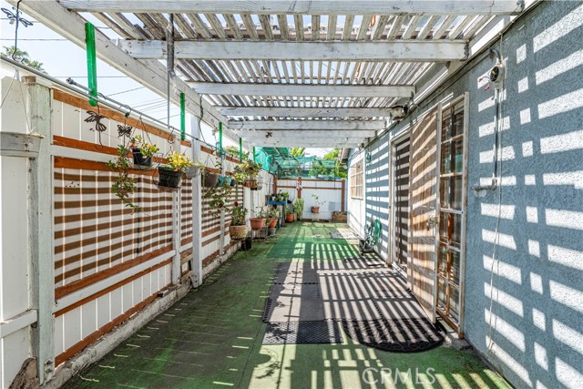 Detail Gallery Image 26 of 28 For 40 W Zane St, Long Beach,  CA 90805 - 4 Beds | 2 Baths