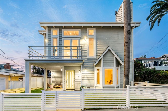 927 6th Street, Hermosa Beach CA: https://media.crmls.org/medias/9f47defc-4966-45bf-91c3-3f924eee41c8.jpg