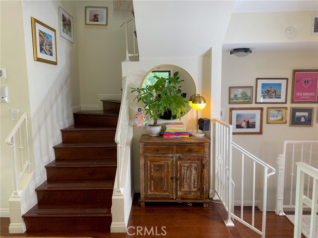 Detail Gallery Image 7 of 26 For 4218 Troost #15,  Studio City,  CA 91604 - 3 Beds | 3 Baths