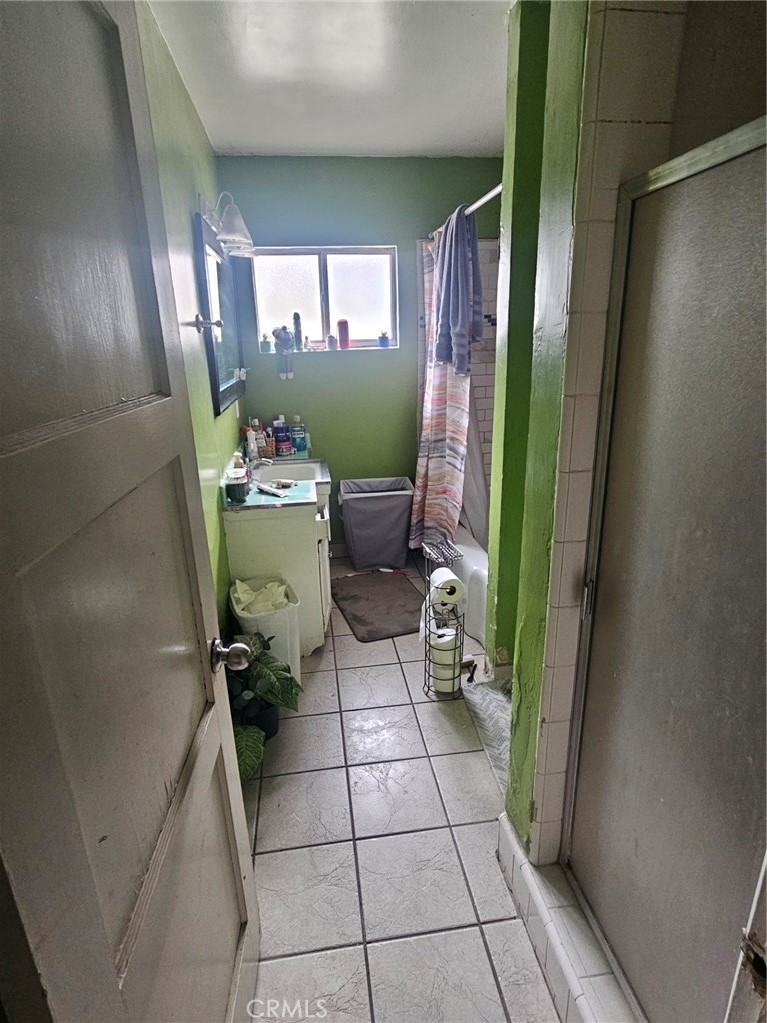 https://media.crmls.org/medias/9f4853d9-8cd6-4873-8759-1b582ccd85ae.jpg?preset=X-Large