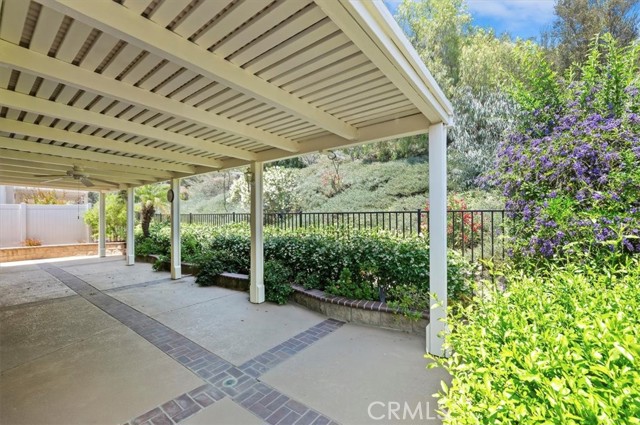 23810 Via Barletta, Murrieta CA: https://media.crmls.org/medias/9f4888ca-0b68-4ff1-8de4-cc00890a6062.jpg