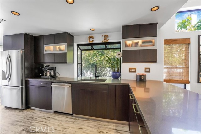 479 Pesaro Street, Oak Park CA: https://media.crmls.org/medias/9f48e62a-4c43-456a-8538-1547fe1d940c.jpg