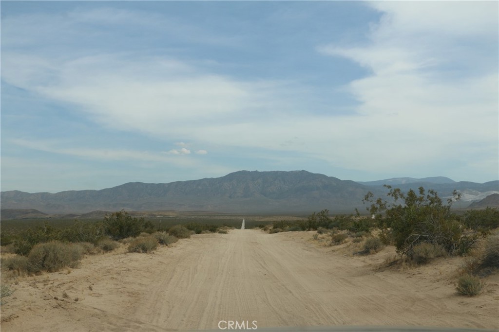 https://media.crmls.org/medias/9f495849-6082-4adb-b15d-f5eaa543e569.jpg?preset=X-Large
