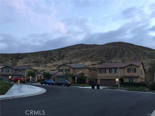 12022 Loyola Court, Fontana CA: https://media.crmls.org/medias/9f497385-2d8e-4ceb-852c-3b65d29191db.jpg