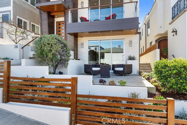 Detail Gallery Image 61 of 75 For 228 31st St, Manhattan Beach,  CA 90266 - 4 Beds | 3/2 Baths