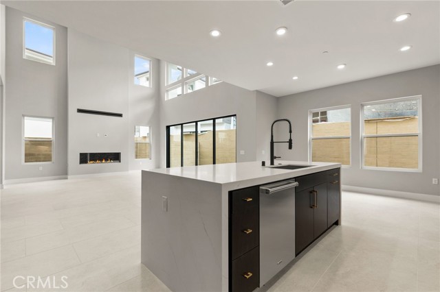 Detail Gallery Image 6 of 26 For 204 Stage, Irvine,  CA 92618 - 6 Beds | 5 Baths