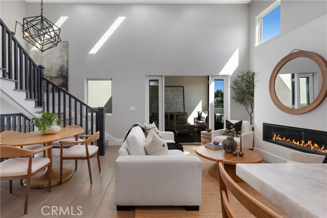 603 1/2 Marguerite Avenue, Corona del Mar CA: https://media.crmls.org/medias/9f4ab4f9-38d1-4c23-806d-8edaa7fe1a25.jpg