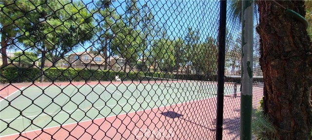 Detail Gallery Image 53 of 54 For 15723 Parkhouse Dr #59,  Fontana,  CA 92336 - 4 Beds | 2/1 Baths