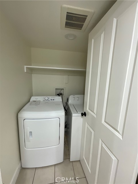 2641 Santa Ana Avenue, Costa Mesa CA: https://media.crmls.org/medias/9f4ca0b4-7ff5-4eee-9302-f05e2e2c9fb7.jpg