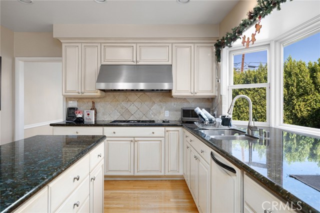 Detail Gallery Image 23 of 69 For 2964 Lombardy Rd, Pasadena,  CA 91107 - 4 Beds | 3 Baths