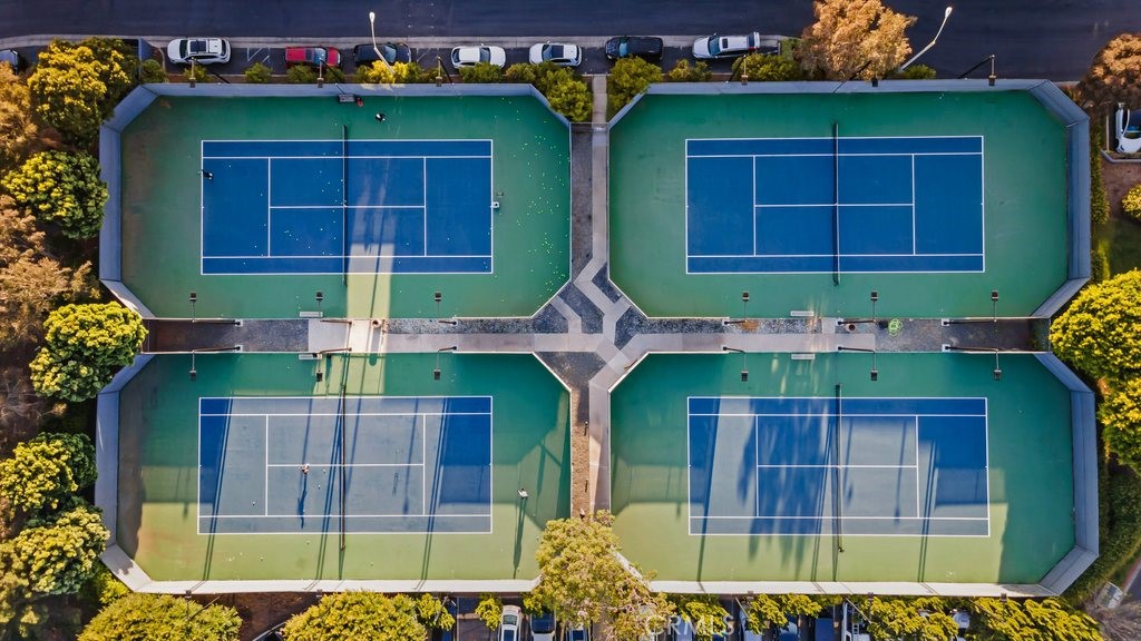 https://media.crmls.org/medias/9f4cf251-7e88-4261-b434-36c55a71149d.jpg?preset=X-Large