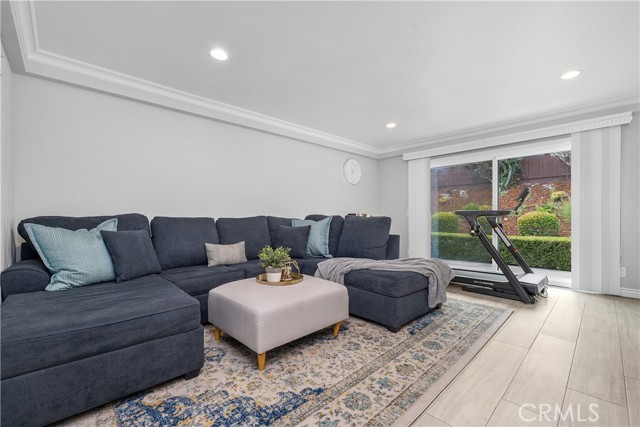 4077 Rousseau Lane, Palos Verdes Peninsula, California 90274, 3 Bedrooms Bedrooms, ,2 BathroomsBathrooms,Residential,For Sale,Rousseau,SB25236323