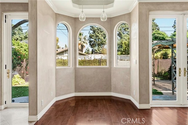 Detail Gallery Image 13 of 66 For 406 N Fairview, Burbank,  CA 91505 - 5 Beds | 4/1 Baths