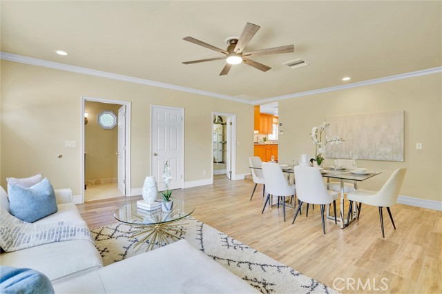 Detail Gallery Image 15 of 43 For 10650 Owensmouth Ave, Chatsworth,  CA 91311 - 5 Beds | 4/1 Baths