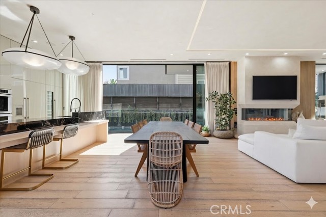 Detail Gallery Image 9 of 62 For 750 California Ave, Venice,  CA 90291 - 4 Beds | 4 Baths