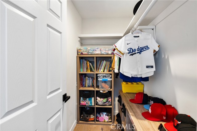 Detail Gallery Image 36 of 69 For 23202 Aetna St, Woodland Hills,  CA 91367 - 5 Beds | 4 Baths