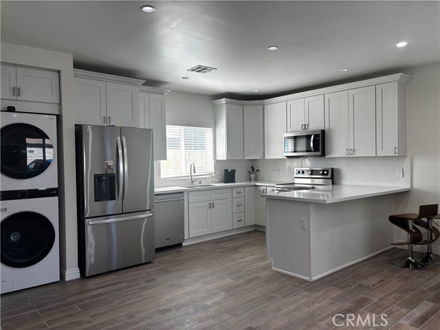 Detail Gallery Image 8 of 35 For 8644 N Corbin Ave, Northridge,  CA 91324 - 3 Beds | 3 Baths