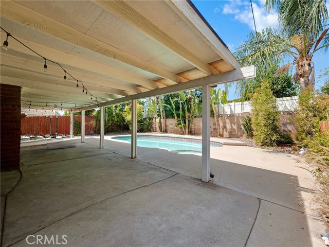 Detail Gallery Image 16 of 25 For 9527 Oso Ave, Chatsworth,  CA 91311 - 5 Beds | 3 Baths