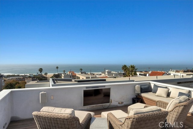 2545 Myrtle Avenue, Hermosa Beach, California 90254, 5 Bedrooms Bedrooms, ,5 BathroomsBathrooms,Residential,For Sale,Myrtle,SB25029687