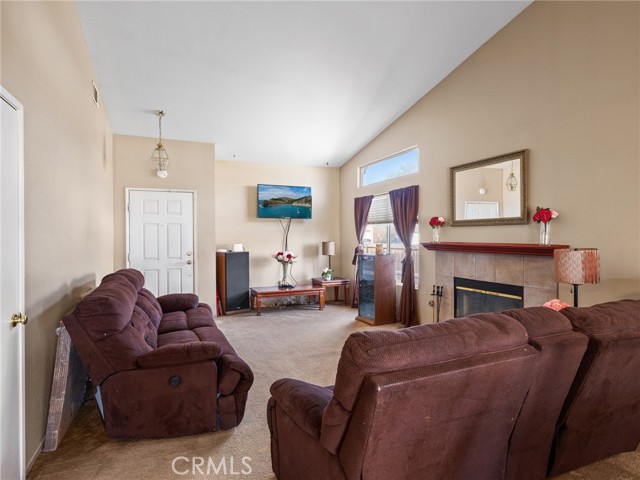 Detail Gallery Image 10 of 34 For 14621 Carob St, Victorville,  CA 92394 - 4 Beds | 3 Baths