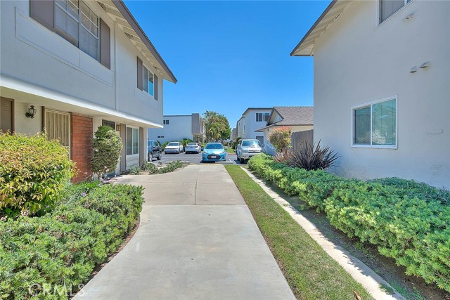17401 Hood Court, Fountain Valley CA: https://media.crmls.org/medias/9f4f6e44-cebc-40f9-8898-a64e8b18d877.jpg