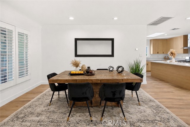 Detail Gallery Image 12 of 30 For 11814 Hesby St, Valley Village,  CA 91606 - 4 Beds | 2 Baths