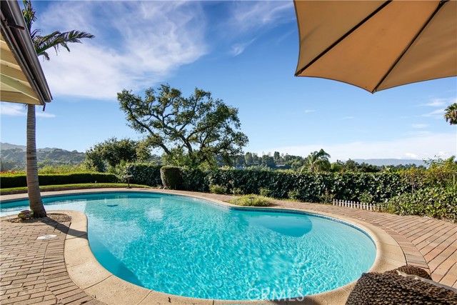 Detail Gallery Image 2 of 20 For 3701 Royal Meadow, Sherman Oaks,  CA 91403 - 4 Beds | 3 Baths