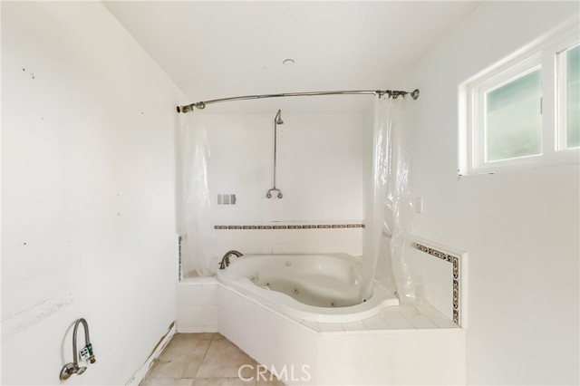 Detail Gallery Image 22 of 39 For 261 E Crescent Ave, Redlands,  CA 92373 - 5 Beds | 3/1 Baths