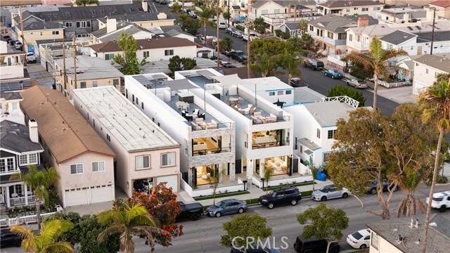 1315 Ocean Avenue, Seal Beach CA: https://media.crmls.org/medias/9f51e7d4-049b-44f7-8a3f-e89c15b3638e.jpg