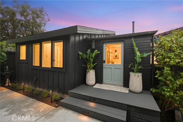 592 Bluebird Canyon Drive, Laguna Beach CA: https://media.crmls.org/medias/9f53c3e4-43f3-4bf9-b7ec-35ad7426e134.jpg