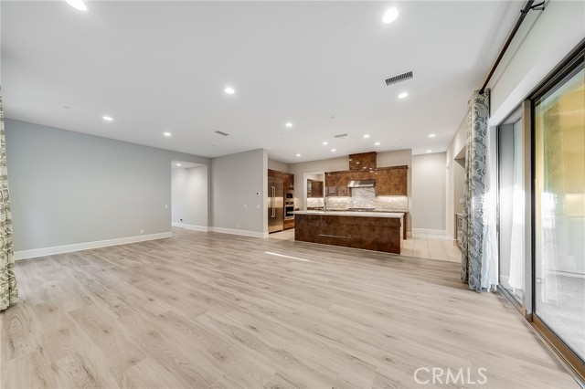 Detail Gallery Image 7 of 45 For 212 Parkwood, Irvine,  CA 92620 - 4 Beds | 4/1 Baths