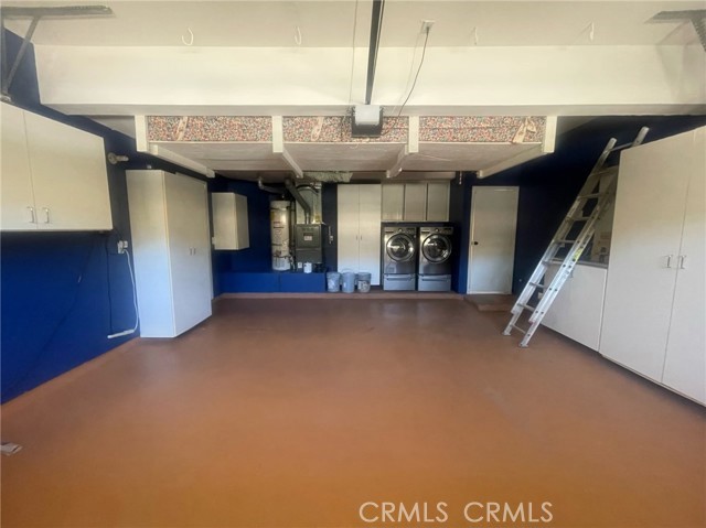 https://media.crmls.org/medias/9f546f5e-d2b3-4548-b6b2-7e73213196d2.jpg?preset=X-Large