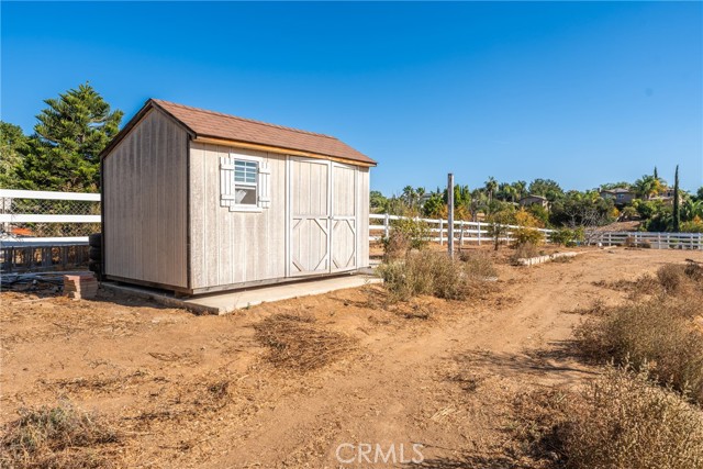 Detail Gallery Image 32 of 39 For 16948 Edge Gate Dr, Riverside,  CA 92504 - 3 Beds | 4 Baths