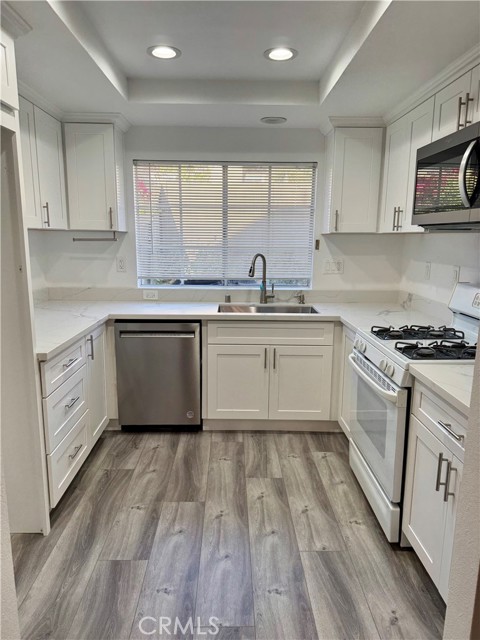 Detail Gallery Image 5 of 20 For 4 Gettysburg, Irvine,  CA 92620 - 3 Beds | 3 Baths