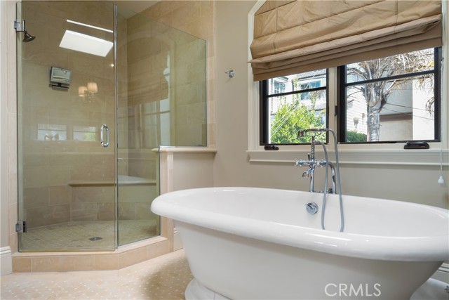 3112 Maple Avenue, Manhattan Beach, California 90266, 5 Bedrooms Bedrooms, ,4 BathroomsBathrooms,Residential,Sold,Maple,SB22170583