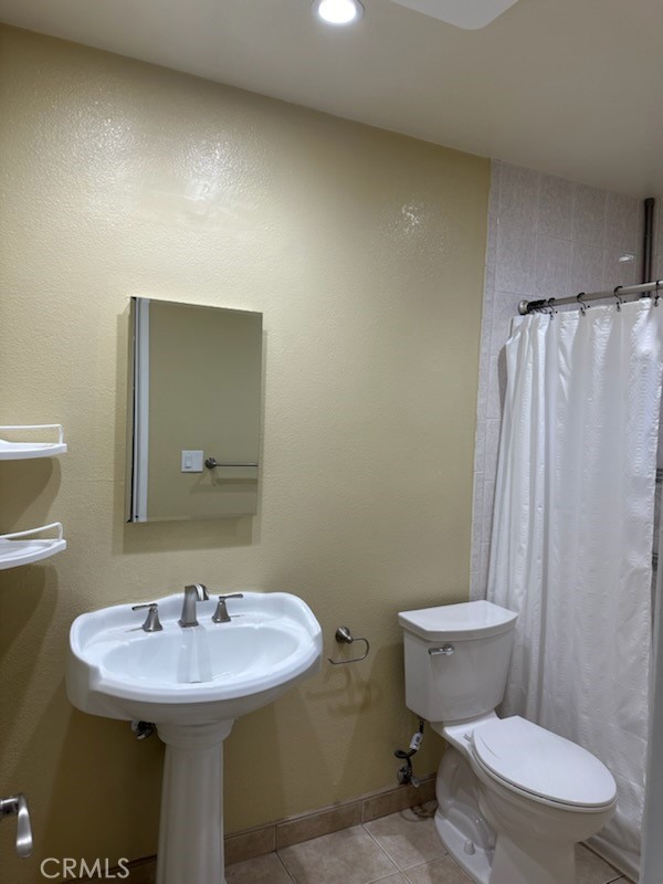 Detail Gallery Image 4 of 4 For 15717 Brighton Ave #B,  Gardena,  CA 90247 - 1 Beds | 1 Baths