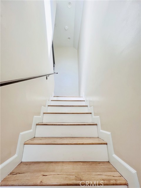 Detail Gallery Image 5 of 13 For 1163 N Poinsettia Pl, West Hollywood,  CA 90046 - 2 Beds | 2 Baths