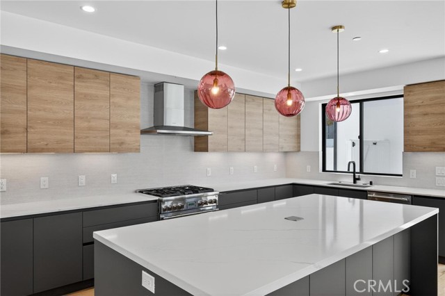 Detail Gallery Image 9 of 50 For 1011 S Prospect Ave, Redondo Beach,  CA 90277 - – Beds | – Baths