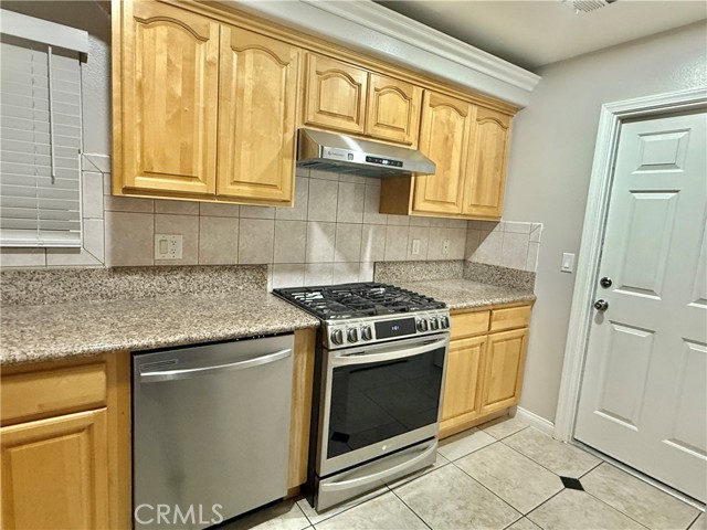 Detail Gallery Image 6 of 19 For 930 S Charlotte Ave a,  San Gabriel,  CA 91776 - 3 Beds | 3 Baths