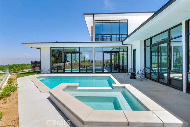1912 Edgefair Lane, Redlands CA: https://media.crmls.org/medias/9f5834a6-5bff-436c-b9e2-905ab7f1055c.jpg