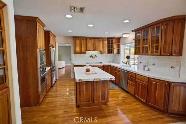 Detail Gallery Image 8 of 32 For 19201 Castlebay Ln, Porter Ranch,  CA 91326 - 3 Beds | 3 Baths