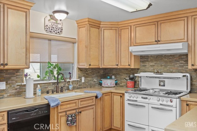 21564 Pine Tree Road, Caliente CA: https://media.crmls.org/medias/9f5863e9-9712-4887-9fb7-59af7370f084.jpg