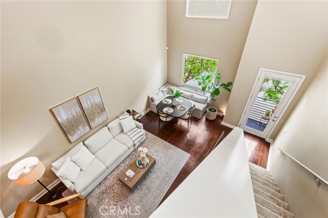 31 Soho, Irvine CA: https://media.crmls.org/medias/9f59b57c-5c76-4be4-bf3d-4a3b06513a71.jpg