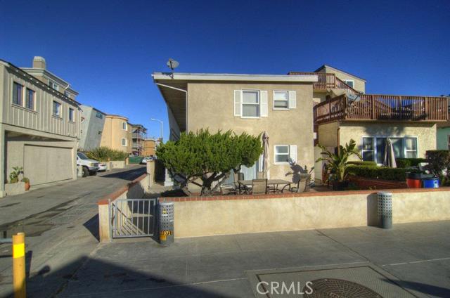 17 7th Street, Hermosa Beach, California 90254, ,Residential Income,Sold,7th,SB16118555