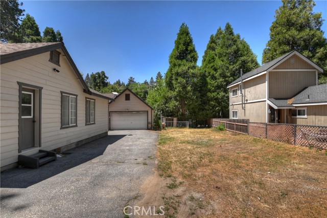 22989 Pine Lane, Crestline CA: https://media.crmls.org/medias/9f59f9c1-219f-4edf-9419-d7341f89faf8.jpg
